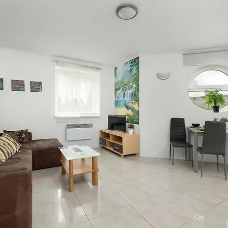 Sloneczny W Ustroniu Morskim Blisko Plazy By Renters 아파트 우스트 노리 모르스키